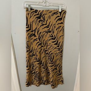 Madewell patterned midi skirt size 4